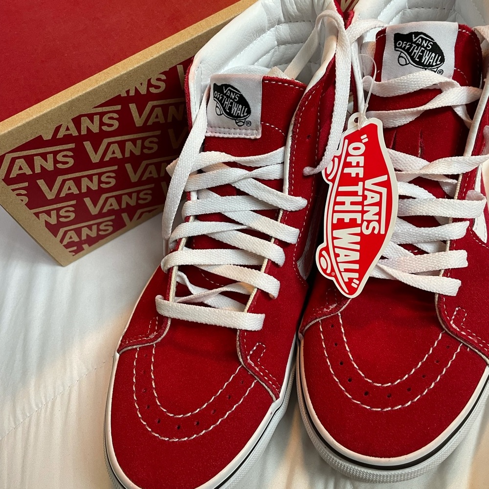 Vans. 7.5 red